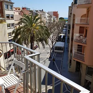 apartament-a-la-placeta-de-sant-joan-19-3r.catalonia-hotels.com/